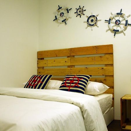 Roof Talk Theme Hostel Johor Bahru Zimmer foto