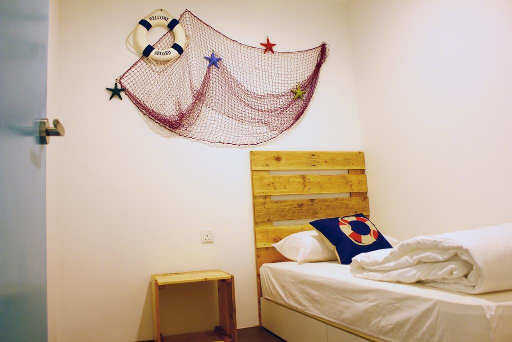 Roof Talk Theme Hostel Johor Bahru Zimmer foto