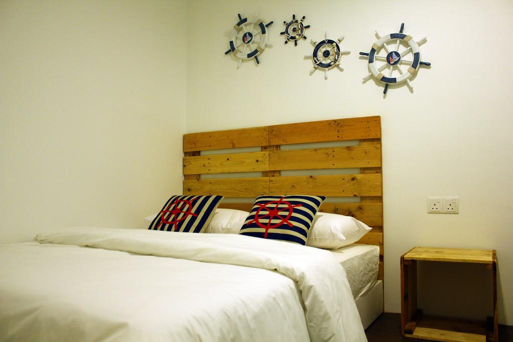 Roof Talk Theme Hostel Johor Bahru Zimmer foto