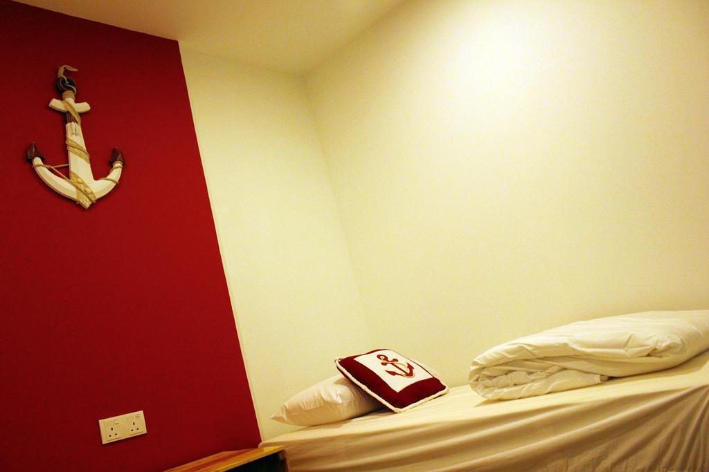 Roof Talk Theme Hostel Johor Bahru Exterior foto